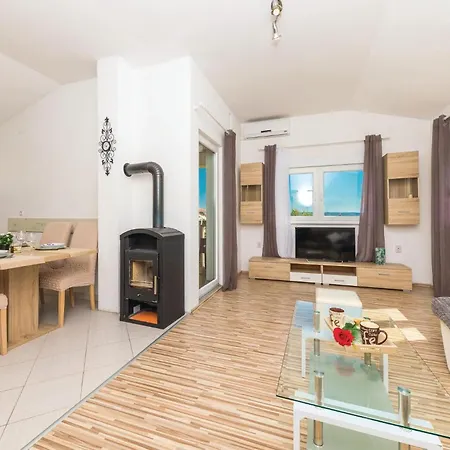 Apartment 2 Bedroom Gorgeous In